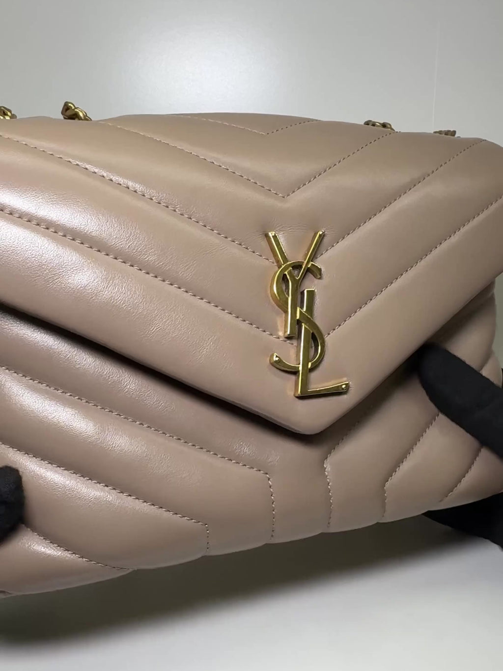 Saint Laurent Loulou Medium